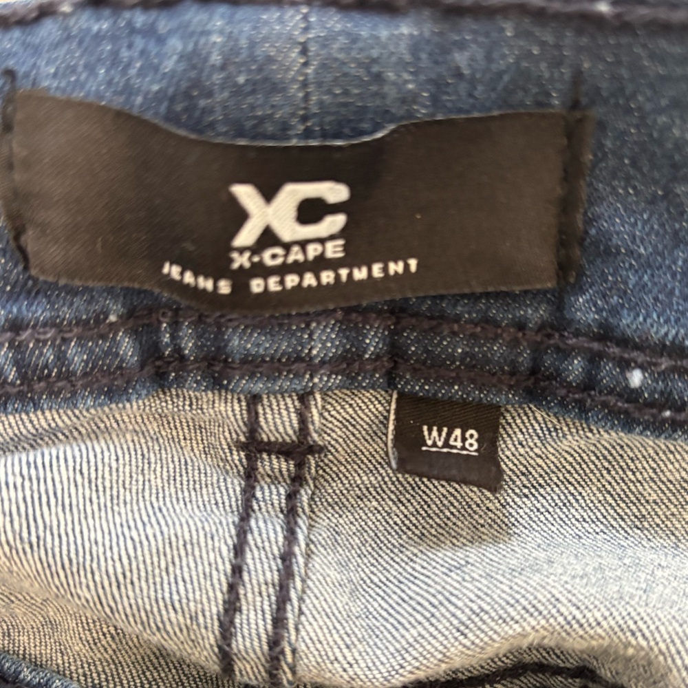 X-CAPE Medium Wash Distressed Shorts Size 48 - Picture 5 of 6
